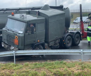 Wypadek wojskowej cysterny pod Warszawą
