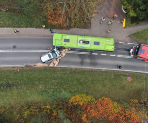Zderzenie mercedesa z autobusem w Olsztynie. Sześć osób trafiło do szpitala