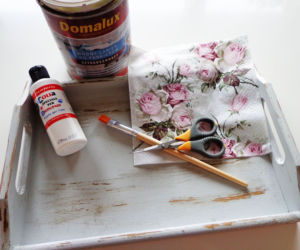 Taca decoupage w stylu vintage z efektem postarzenia