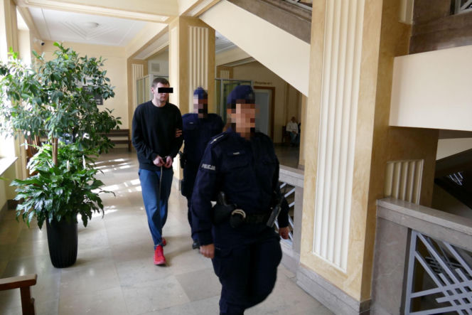 Michał jest inwalidą, bo kolega skatował go nożycami