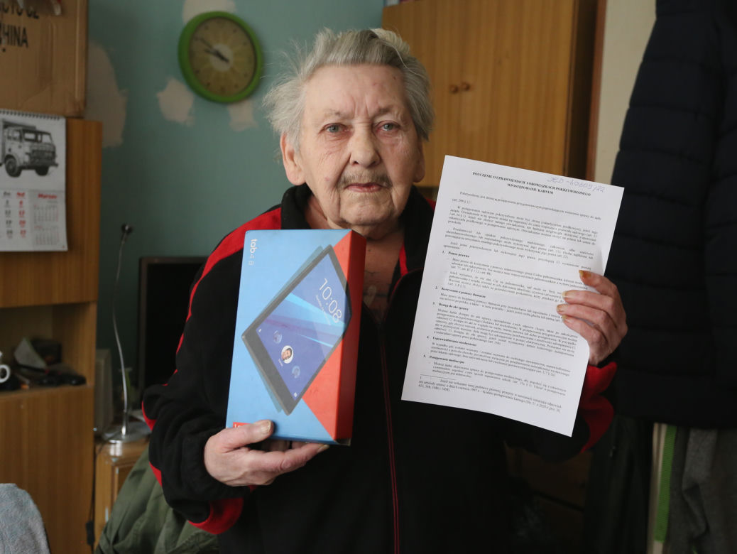 Złodziejka ukradła jej tablet ze zdjęciami zmarłej mamy. Dramat pani Joanny z Warszawy
