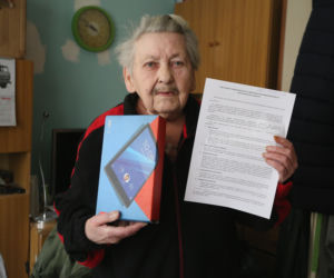 Złodziejka ukradła jej tablet ze zdjęciami zmarłej mamy. Dramat pani Joanny z Warszawy