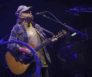 Neil Young wspiera mieszkańców Grenlandii. Muzyk z wyjątkowym gestem