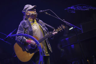 Neil Young wspiera mieszkańców Grenlandii. Muzyk z wyjątkowym gestem