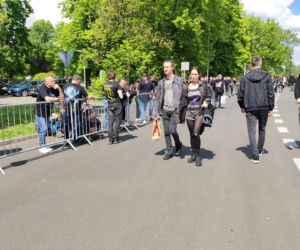 Długie kolejki i tłum fanów przed koncertem Metaliki