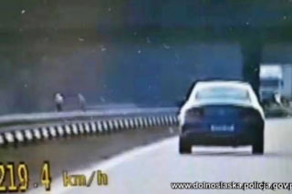 Zasuwał 220 km/h! Po nocnej zmianie chciał szybko dojechać do domu