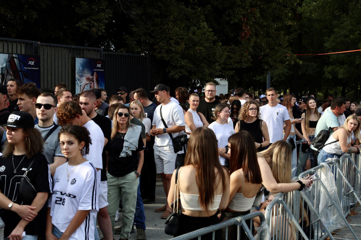 50 Cent w Warszawie. Tłumy przed Stadionem Narodowym 