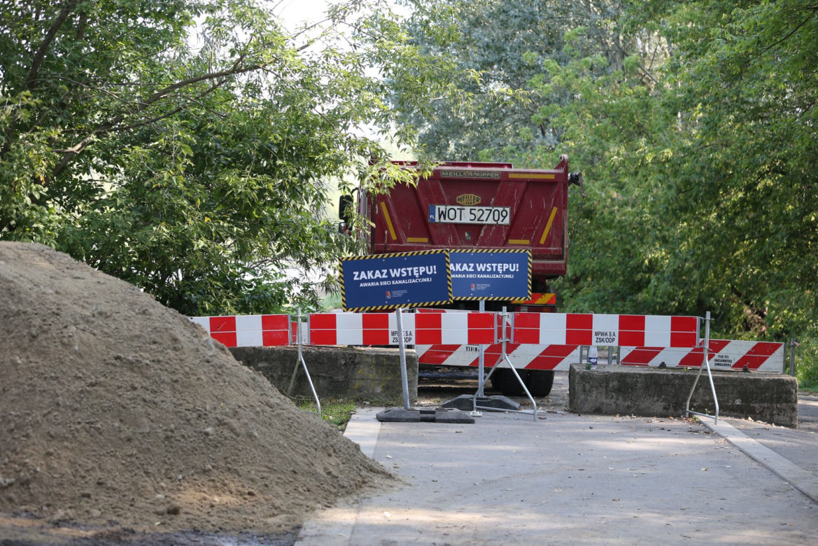 Budowa mostu pontonowego na Wiśle