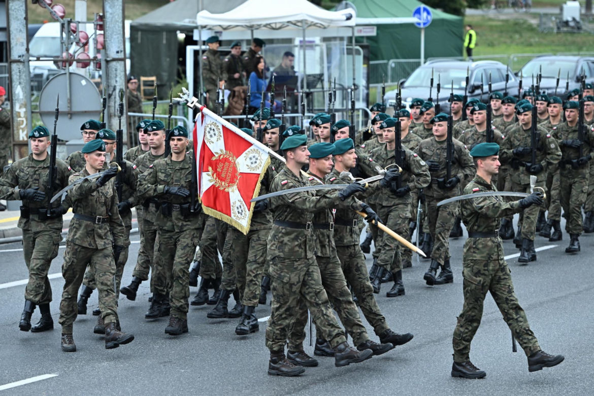 Zamknęli cztery mosty i kilkadziesiąt ulic. Próba generalna przed Świętem Wojska Polskiego