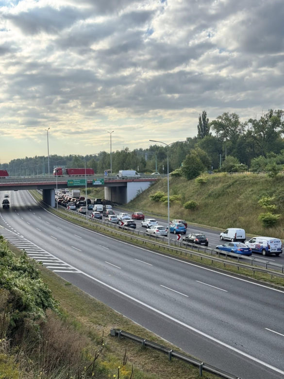 Poranny paraliż na DTŚ. Zderzenie dwóch pojazdów zablokowało trasę w kierunku Katowic