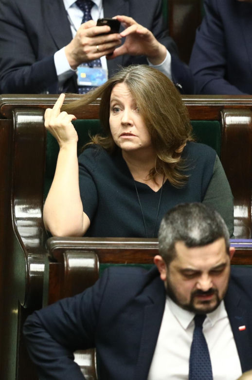 Kontrowersyjni posłowie