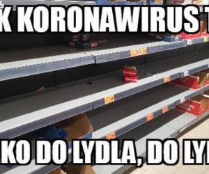 Puste półki w sklepach. MEMY - Polacy szturmują sklepy