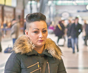 Bieńkowska szydzi ze zmarzniętych pasażerów