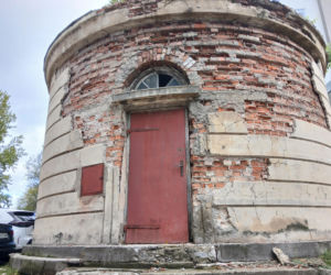 Zabytkowa rotunda na terenie szpitala MSWiA w Warszawie