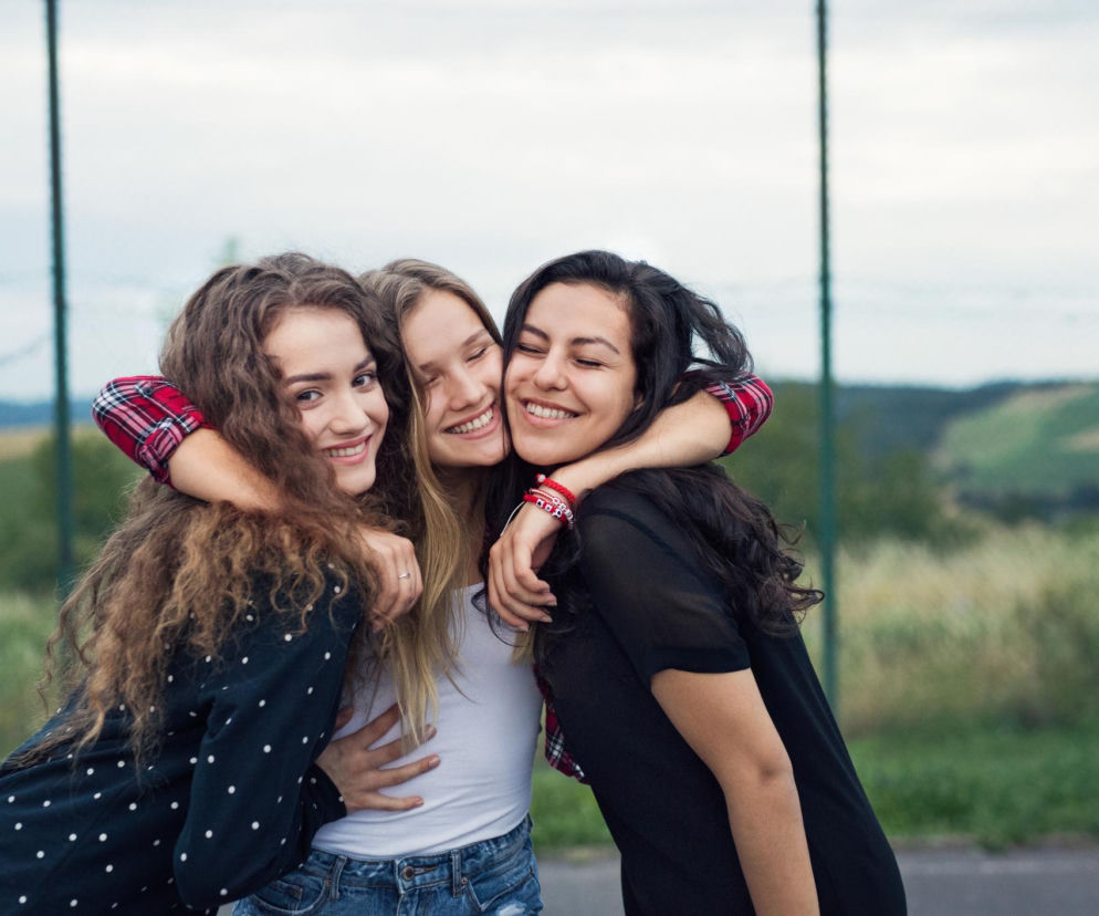 Jak wspierać nastolatka w konfliktach z rówieśnikami i kiedy reagować