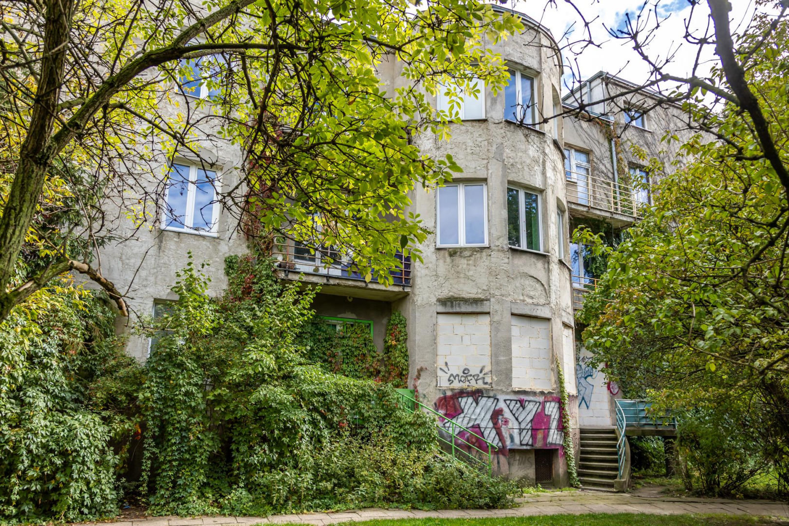 Kamienica przy ul. Żwirki i Wigury 41 w Warszawie
