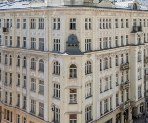 Południowa pierzeja Alej Jerozolimskich w centrum Warszawy