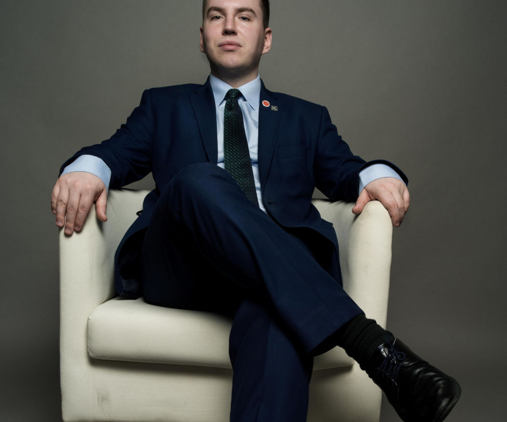 Adam Andruszkiewicz. Odłożył 120.000zł bo jeździł za nasze.