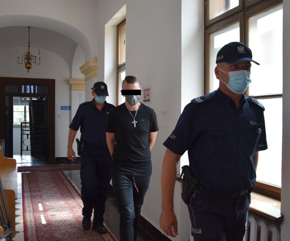 16-latek porżnął małżeństwo w Kosinie. Ruszył proces. Grozi mu 25 lat