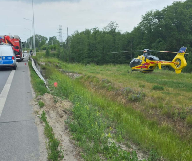 Auto spadło z wiaduktu. Dwie osoby nie żyją