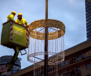 Iluminacja świąteczna 2016 Warszawa - montaż