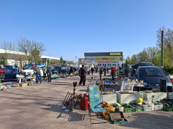 Giełda Staroci i Różności w Starachowicach (25.04.2026)