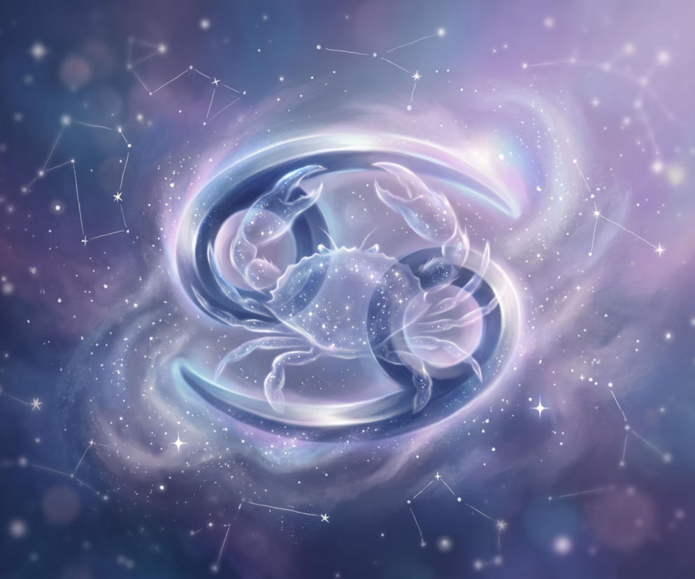 Świecący symbol zodiakalnego Raka na tle kosmosu i gwiazd. O horoskopie dla Raka przeczytasz na Eska.