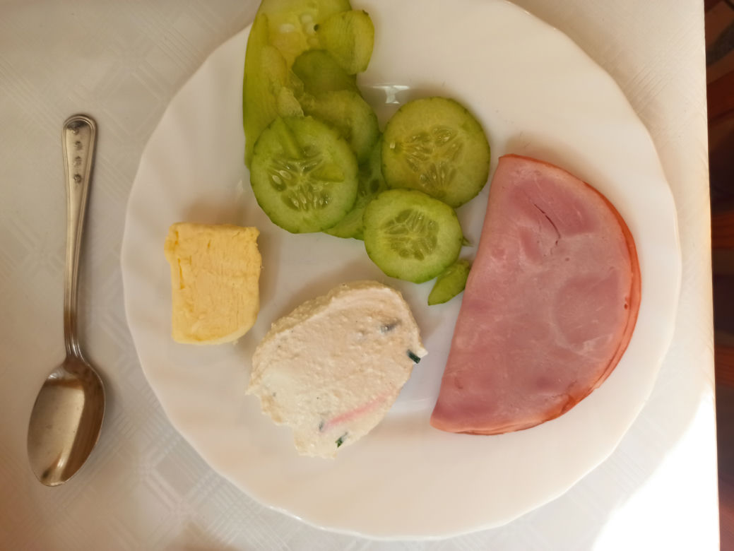 Posiłki w sanatorium. Tym nas karmią na śniadanie, obiad i kolację