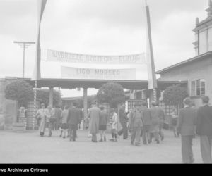 Molo bez szyldu i neonu
