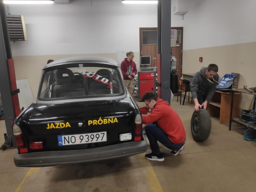 To pierwszy „elektryk” na Warmii i Mazurach. Na UWM powstaje e-trabant. Auto kosztowało 600 zł