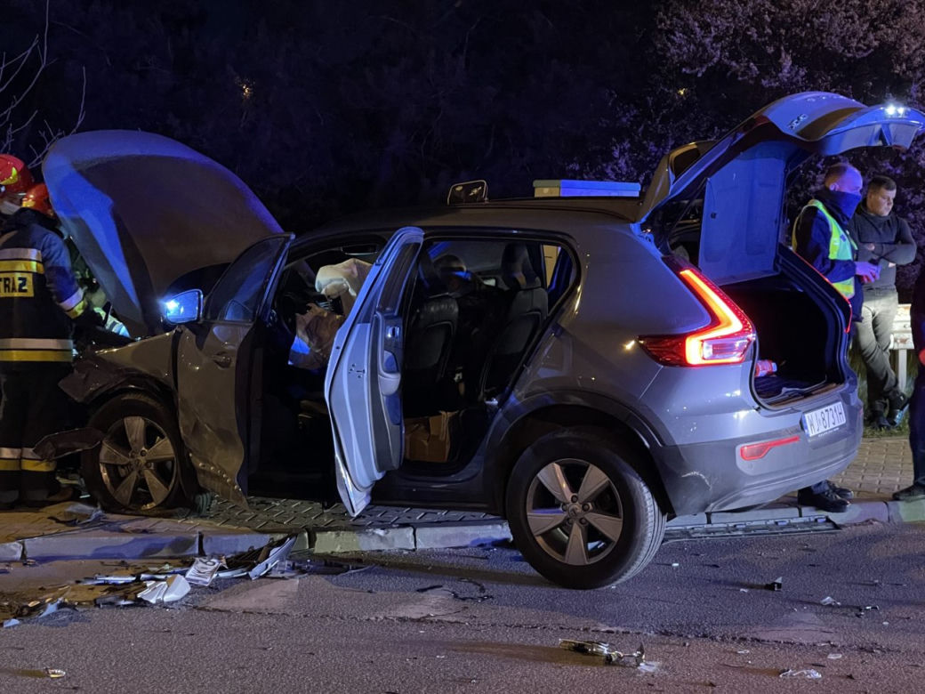 Wypadek na Białołęce. Jeden z kierowców uciekł z miejsca wypadku