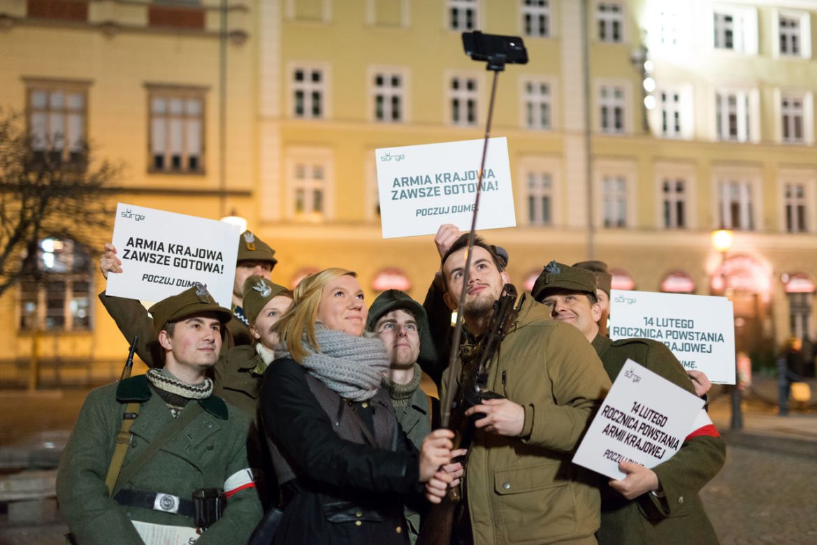 Tak było! Zobacz, jak żołnierze AK maszerowali przez Wrocław