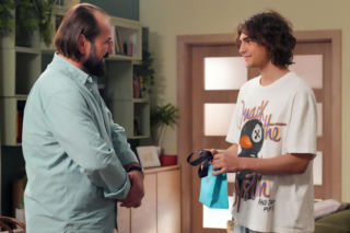 Barwy szczęścia, odc. 3283. Borys (Jakub Wieczorek), Romeo (Jacek Tyszkiewicz)