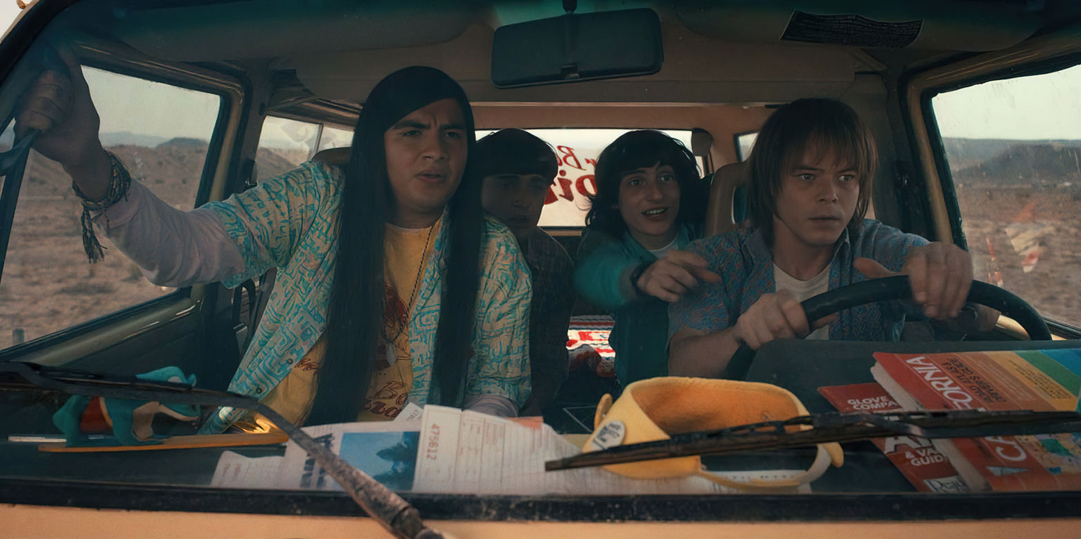 Stranger Things 4 sezon: Mike Wheeler (Finn Wolfhard), Jonathan Byers (Charlie Heaton)