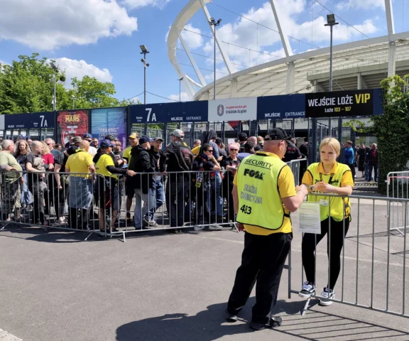 Tłumy fanów przed Stadionem Śląskim na koncert Metalliki! Zespół może pobić rekord Dawida Podsiadły