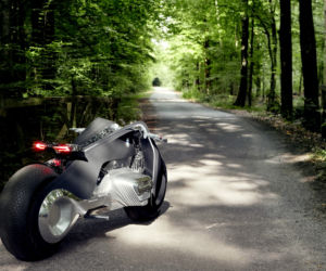 BMW Vision Next Concept 100 – bez kasku, bez upadków