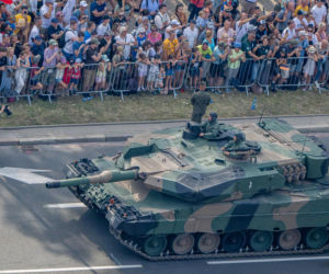 Święto Wojska Polskiego 2026: Wielka defilada w Warszawie i parada morska w Gdyni. Tysiące żołnierzy i ten sprzęt wojskowy zaskoczą Polaków