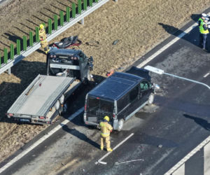 Groźny wypadek na S7. Sześć aut rozbitych, śmigłowiec LPR w akcji