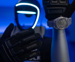 Robot Edward w VOX FM