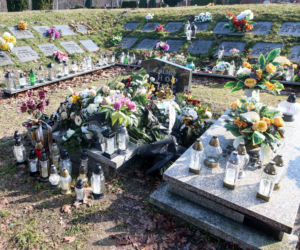 Tajemnicza śmierć i pogrzeb w sekrecie. Znany prokurator Jerzy Hop i jego syn nie żyją. Ostatnie pożegnanie