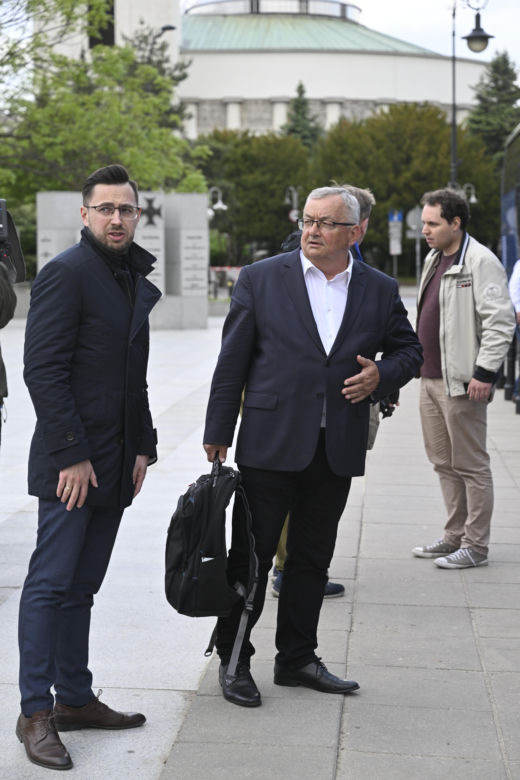 Politycy PiS jadą na wyjazdowe posiedzenie klubu