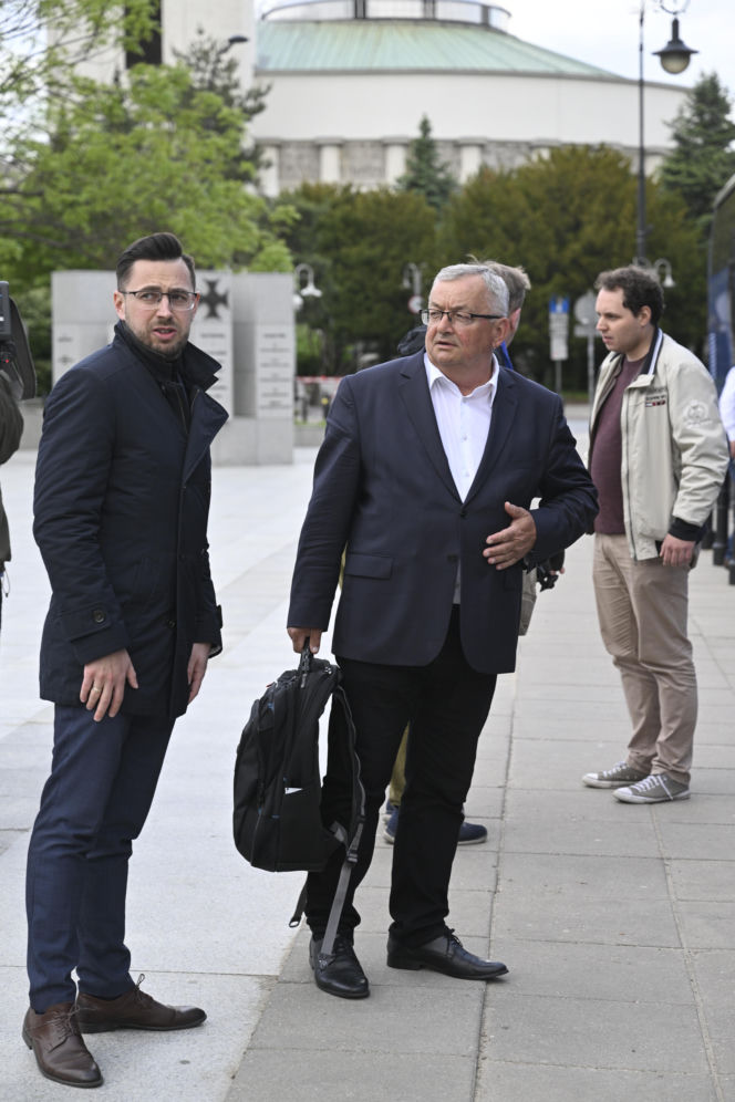 Politycy PiS jadą na wyjazdowe posiedzenie klubu