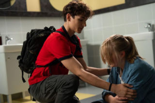 M jak miłość, odcinek 1898: Grzesiek stanie w obronie pobitej Lenki. Podła Julita nie zostawi jej w spokoju? - WIDEO