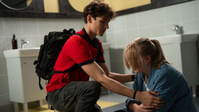 M jak miłość, odcinek 1898: Grzesiek stanie w obronie pobitej Lenki. Podła Julita nie zostawi jej w spokoju? - WIDEO