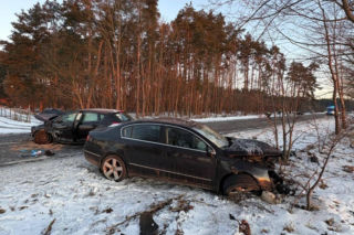 Zderzenie trzech aut na DW212 03.02.2026