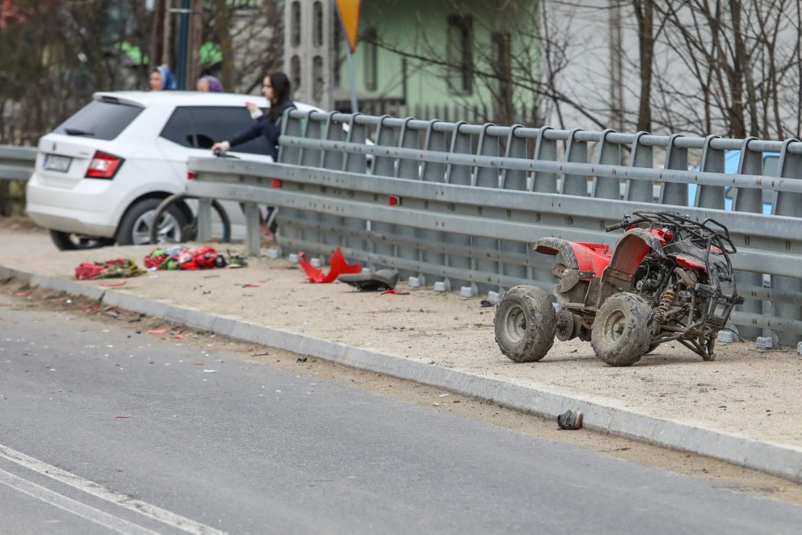 9-latek wjechał pod auto quadem