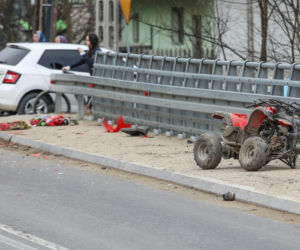 9-latek wjechał pod auto quadem
