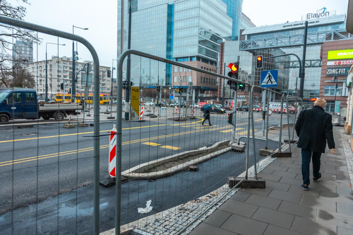 Budowa tramwaju na Rakowieckiej w Warszawie w styczniu 2025 r.
