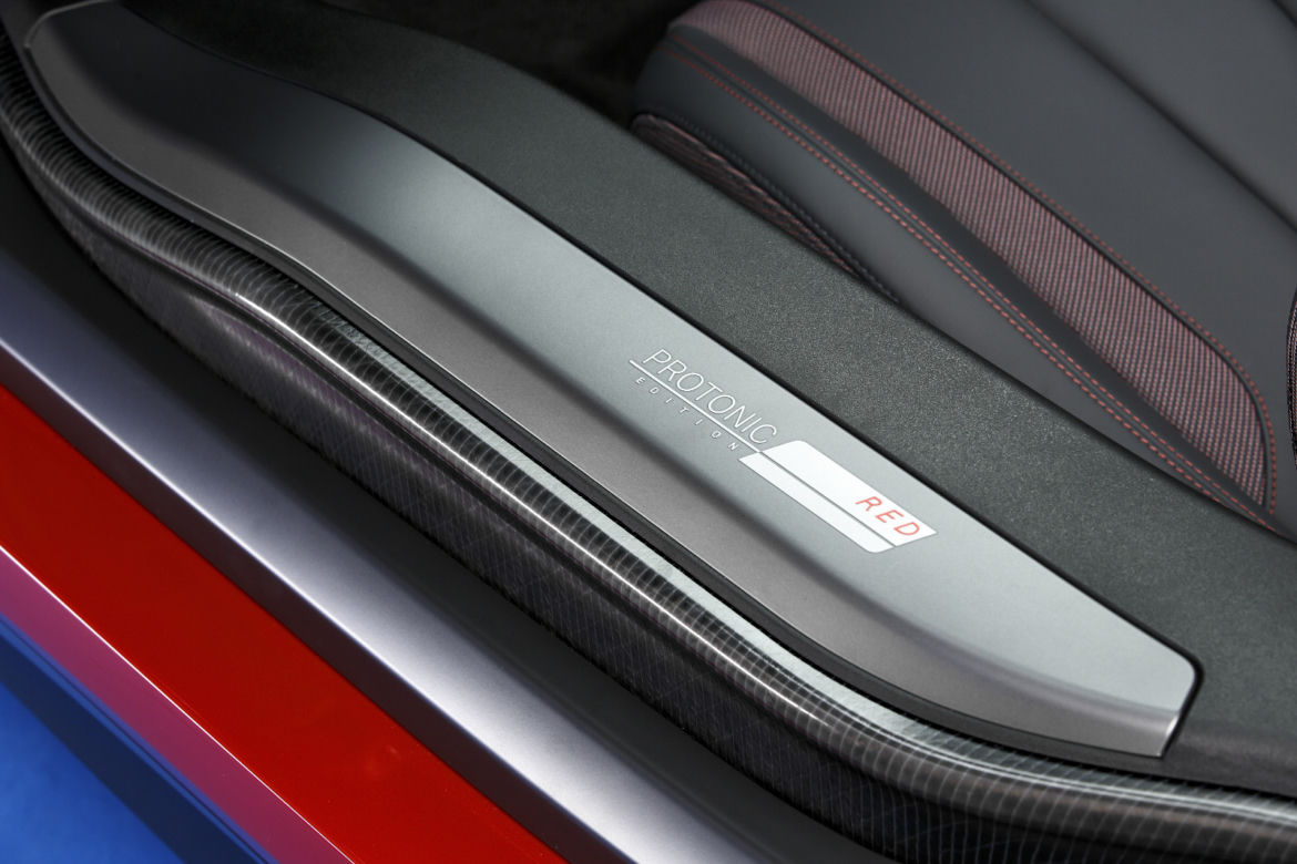 BMW i8 Protonic Red