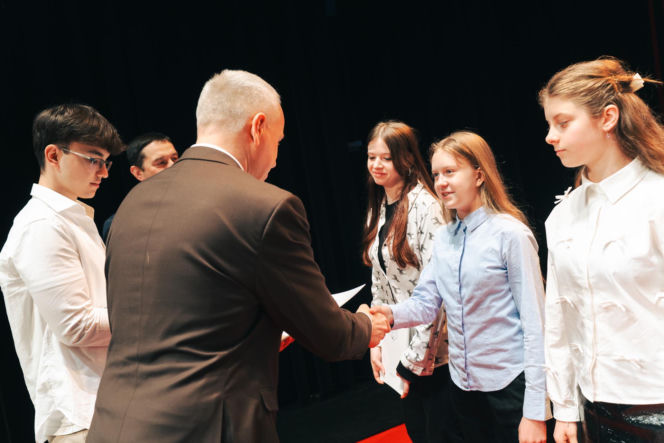 Najzdolniejsi uczniowie odebrali stypendia Prezydenta Miasta Siedlce